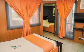 Jade Hotel And Suites